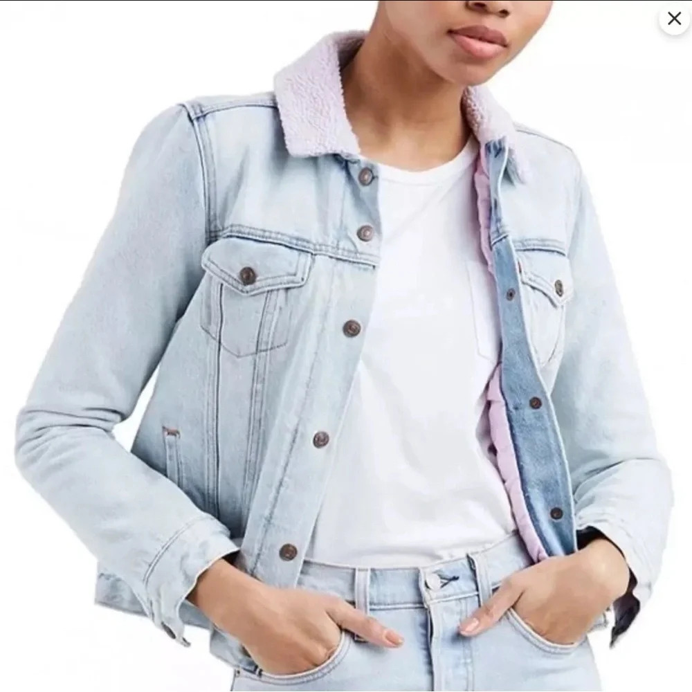 Levi’s Denim Jacket Size L Lavender Sherpa Collar Light Wash 90s grunge NWOT